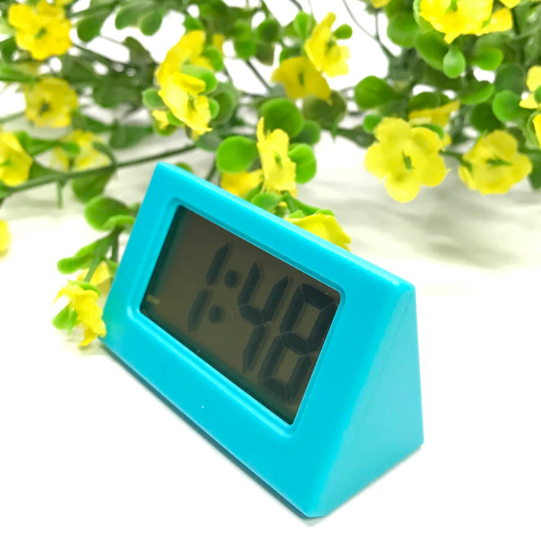 Checkmate Barker Mini Travel Digital Desk Clock Blue 6cm VGW-614-BLU 2