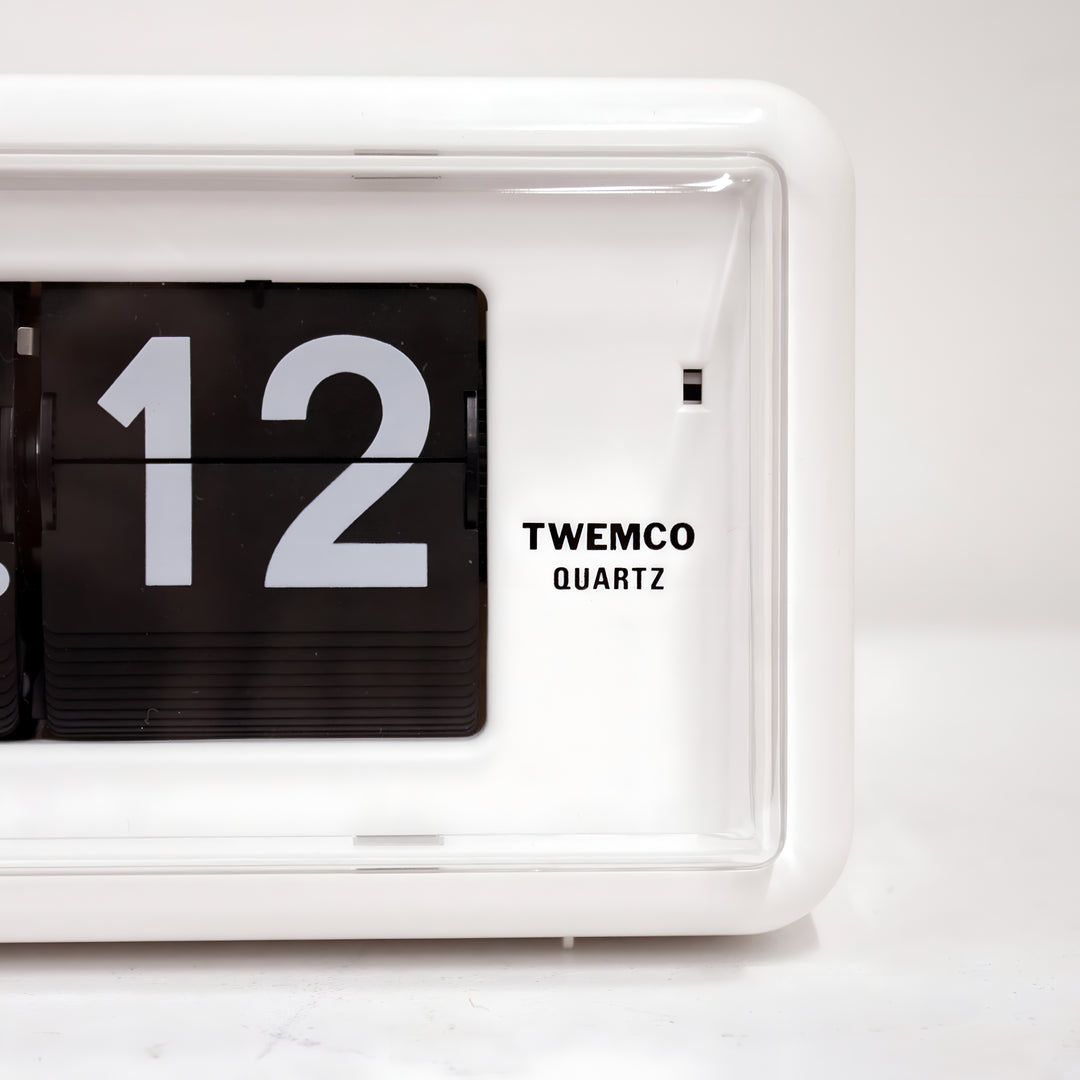 Jadco Flip Card Rotating Dial Alarm Wall and Desk Clock White 20cm AL30 Close Up