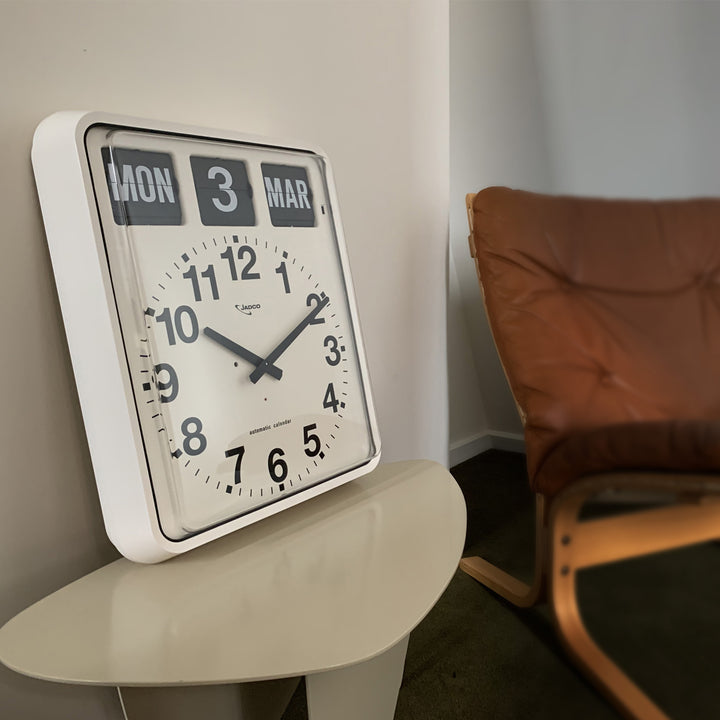 Jadco Giant Analogue Flip Calendar Wall Clock White 51cm BQ20 Lifestyle