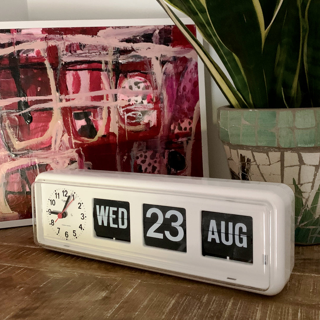 Jadco Horizon Analogue Flip Calendar Wall Desk Clock White 33cm BQ38-White 004