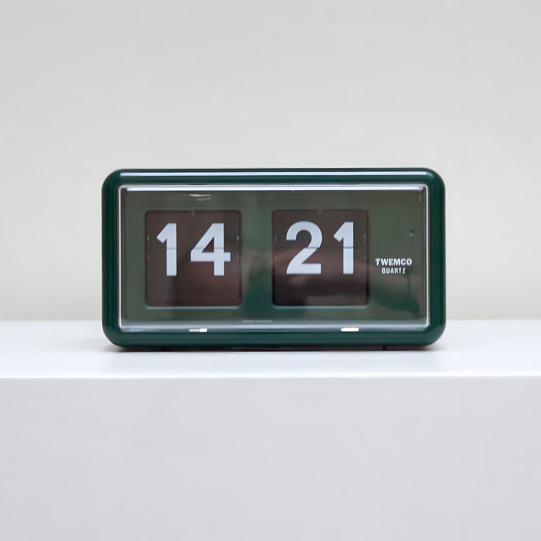 Jadco Wylie Compact Digital Flip Card Wall and Desk Clock Green 20cm QT30-Green New