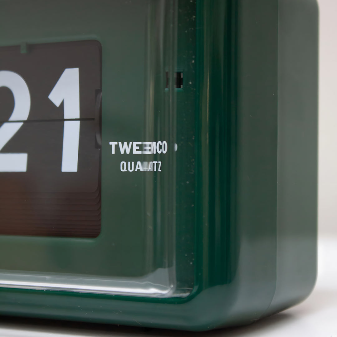 Jadco Wylie Compact Digital Flip Card Wall and Desk Clock Green 20cm QT30-Green Close Up