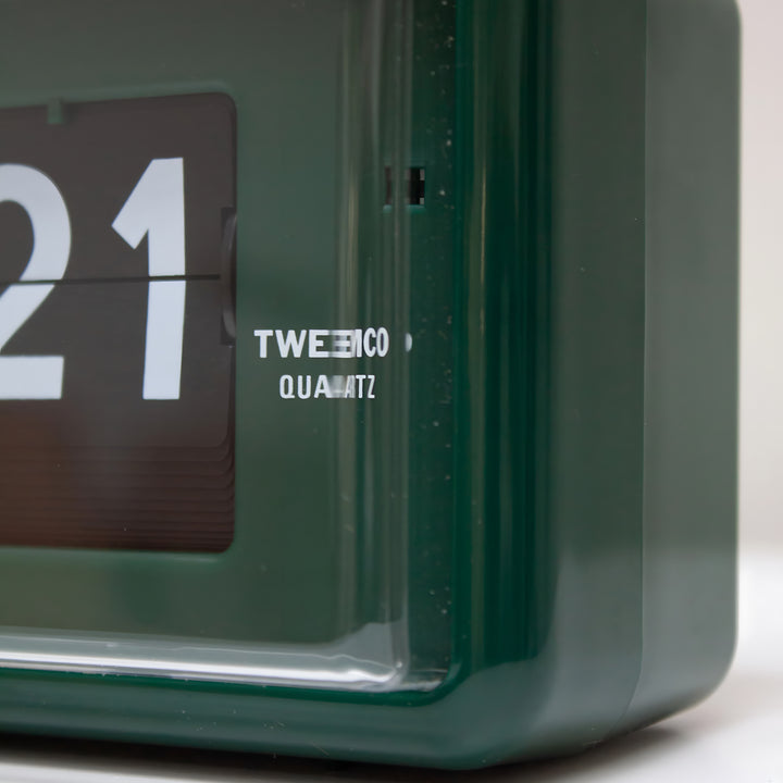 Jadco Wylie Compact Digital Flip Card Wall and Desk Clock Green 20cm QT30-Green Close Up