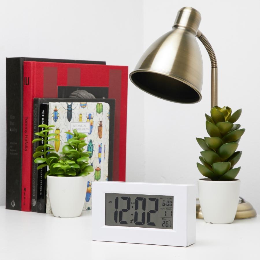Checkmate Induction Digital Alarm Clock 15cm VGW 8775 Lifestyle2